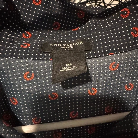 ANN TAYLOR | Blue Horseshoe | Shirt | Size M - Picture 2 of 2